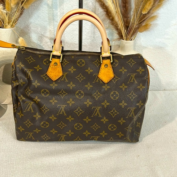Louis Vuitton Handbags - Authentic Louis Vuitton speedy 30